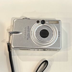 Canon PowerShot SD200 Digital camera